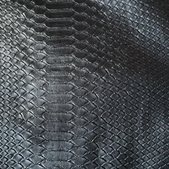 🚨Zara Black Faux Leather Snakeskin Embossed Front Slit Midi Skirt sz US Small - Picture 6 of 10